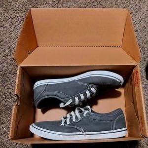 Vans Gray Flat Low Rise Kicks